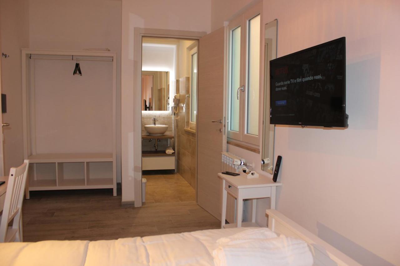 Roman Sunrise Rooms Екстериор снимка