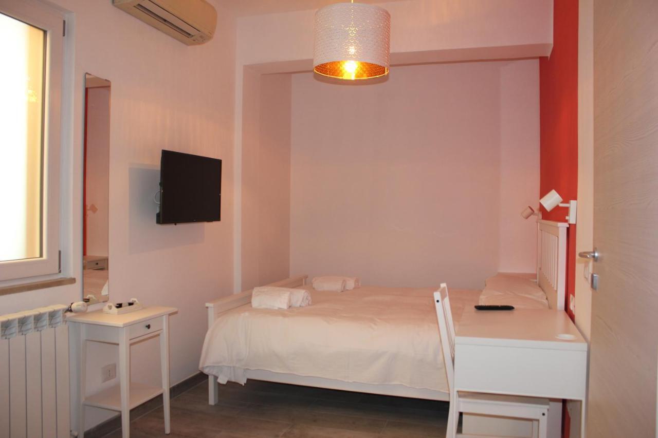 Roman Sunrise Rooms Екстериор снимка