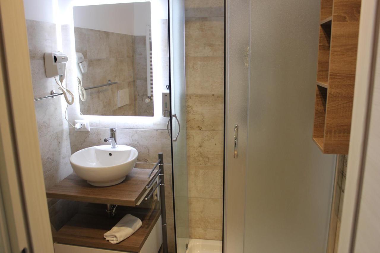Roman Sunrise Rooms Екстериор снимка